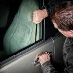 Cách mở khóa cửa xe ô tô