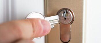 Cách lấy chìa khóa bị gãy trong ổ khóa Khẩn cấp đơn giản nhanh nhất