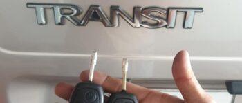 Làm chìa khóa xe Ford Transit giá tốt uy tín chuyên nghiệp nhất