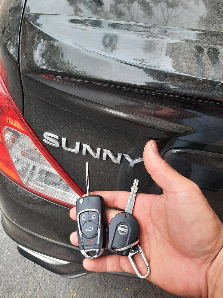 chìa khóa xe Nissan Sunny
