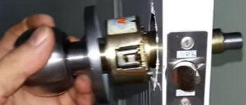 Hướng dẫn lắp khóa cửa tay nắm tròn Chi tiết Chính xác từng milimet