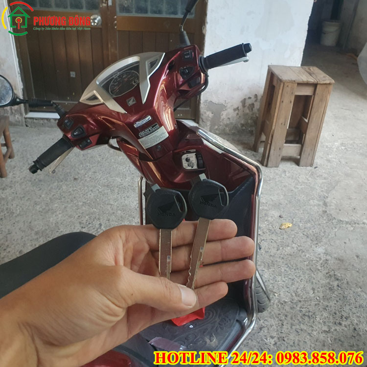 đánh chìa khóa xe lead
