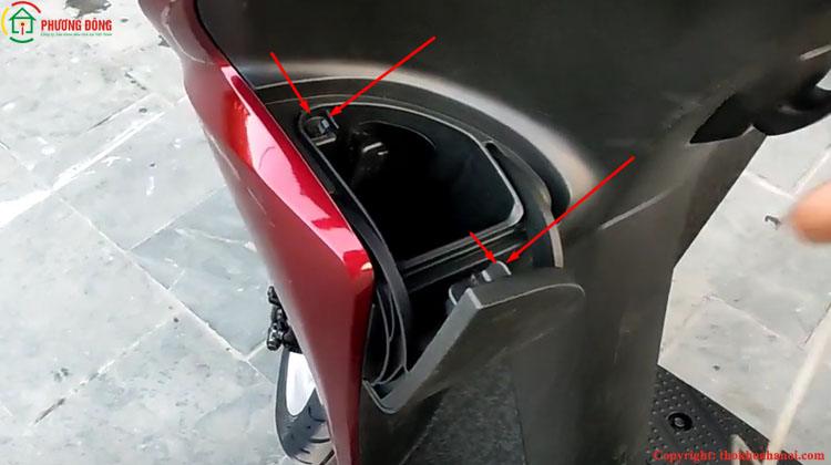khóa cốp trước xe vision
