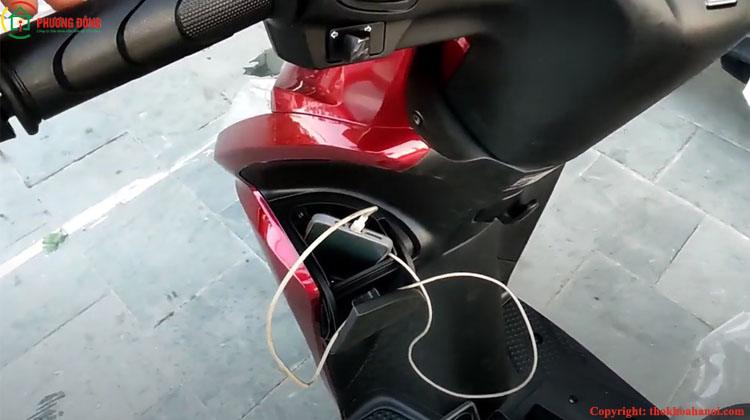 tiện ích Khóa cốp trước xe vision