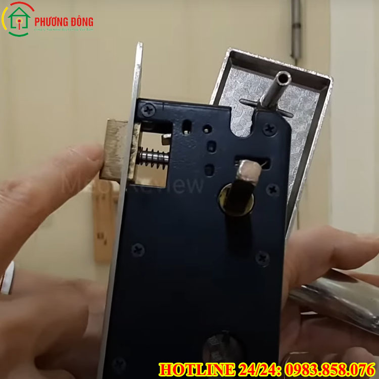 cấu tạo khóa cửa tay gạt