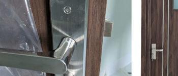 Thay ổ khóa cửa tay gạt giá bao nhiêu? Báo giá chi tiết đầy đủ mới cập nhập