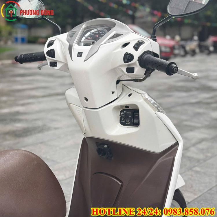 Cách mở cốp xe lead khi mất chìa khóa