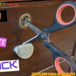 cách mở khóa tủ gỗ bằng kéo