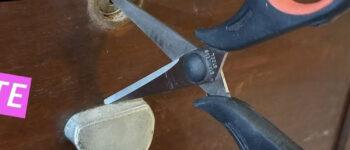 Cách mở khóa tủ gỗ bằng kéo nhanh Mẹo mở khác từ Chuyên Gia