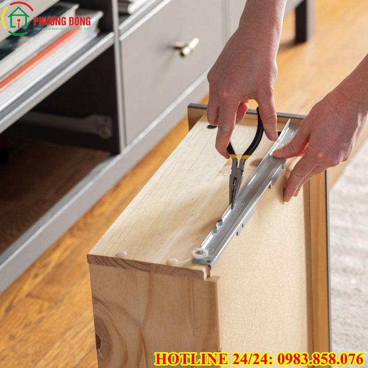 cách mở tủ gỗ bị kẹt