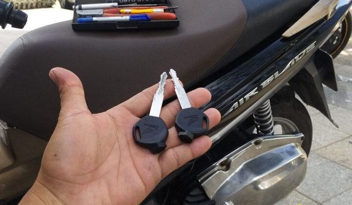 đánh chìa khóa xe máy