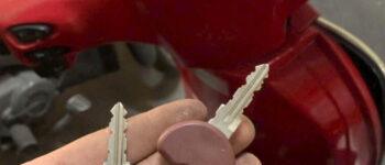 Cách xử lý chìa khóa Vespa bị ướt không nổ máy Mẹo cứu nguy chip từ trong 5 phút