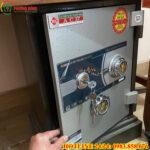 Thợ mở két sắt tại nhà bè
