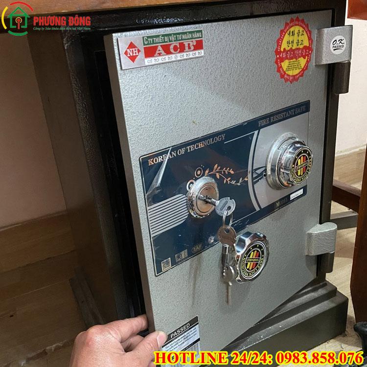 Thợ mở két sắt tại nhà bè