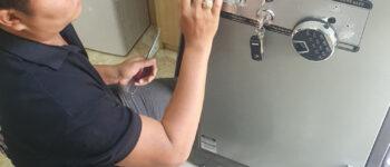 Cứu Hộ Mở Két Sắt Quận 1 Gấp Quên Mã, Kẹt Khóa Đừng Lo!