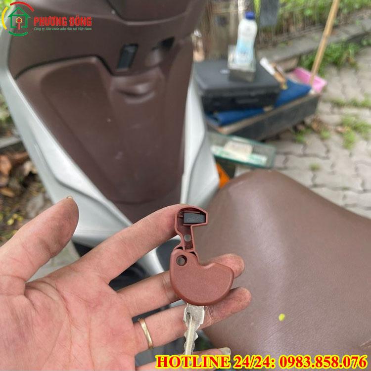 rơi chíp từ xe không nổ máy