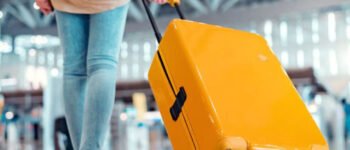 Xử lý khẩn cấp khóa vali bị bung ngay tại sân bay chỉ với mẹo nhỏ này